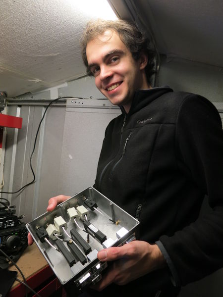 File:WebSDR Phil with rtlsdr box.JPG