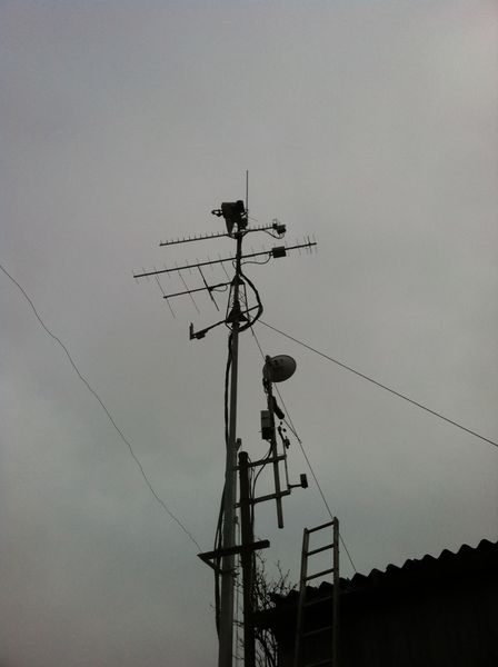 File:23cm WebSDR Antenna up mast.JPG