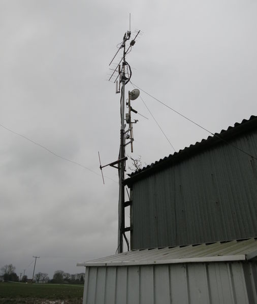 File:Websdr shed+mast.JPG